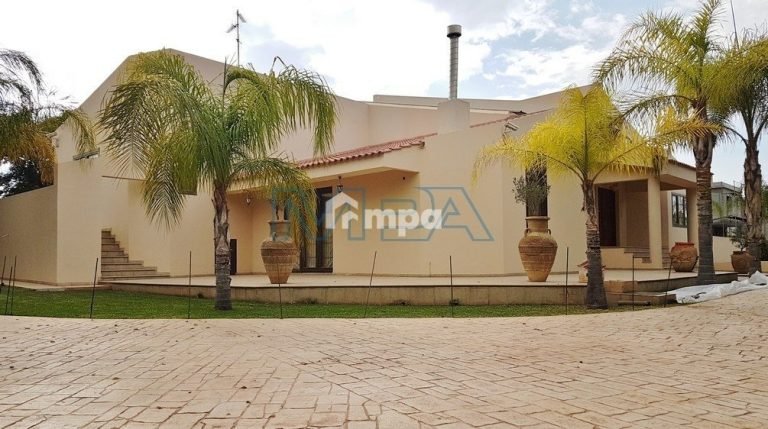 5 Bedroom House for Sale in Nicosia District