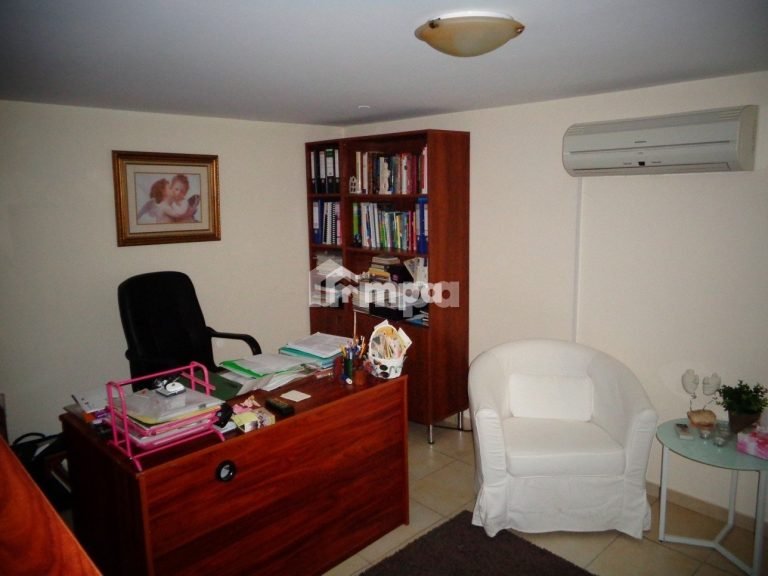 6+ Bedroom House for Sale in Tseri, Nicosia District