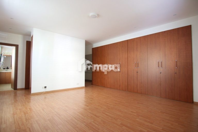3 Bedroom Apartment for Sale in Engomi, Nicosia District