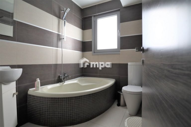 81m² Office for Sale in Makedonitissa, Nicosia District