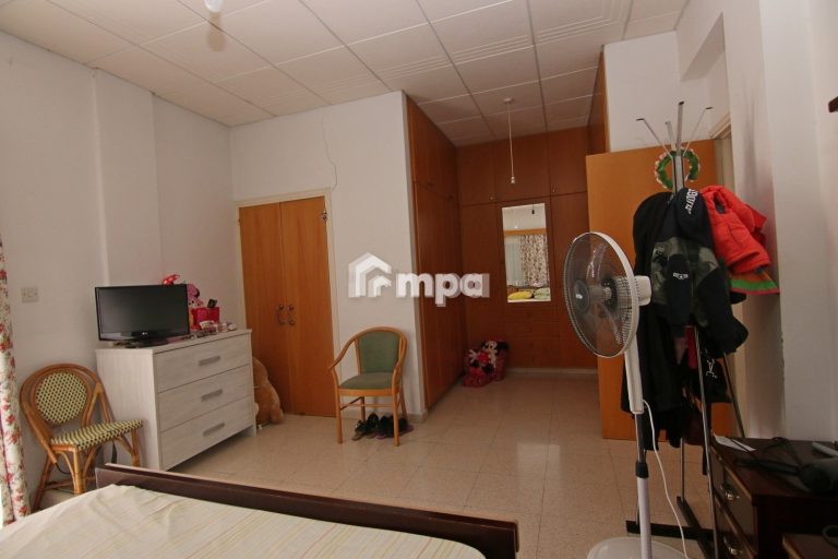 4 Bedroom House for Sale in Agios Dometios, Nicosia District