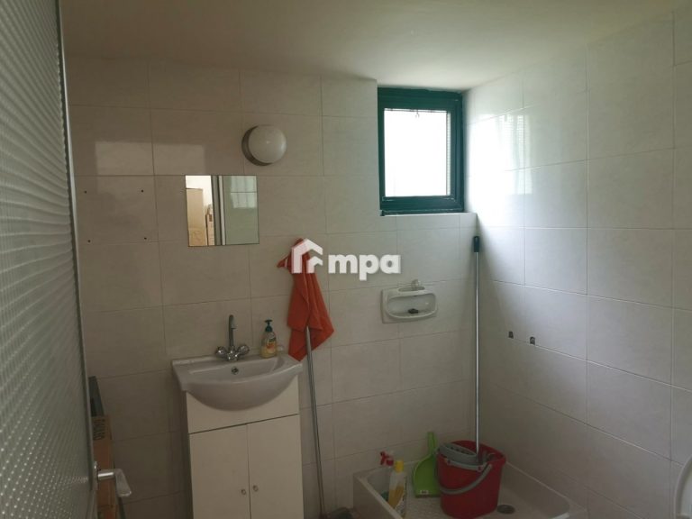 136m² Commercial for Sale in Aglantzia, Nicosia District