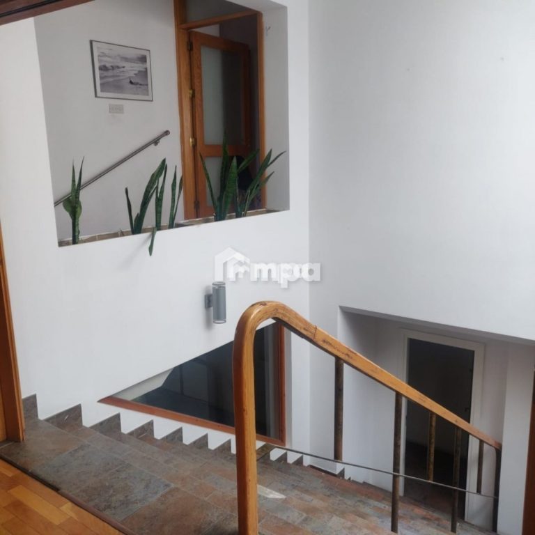 5 Bedroom House for Sale in Strovolos, Nicosia District