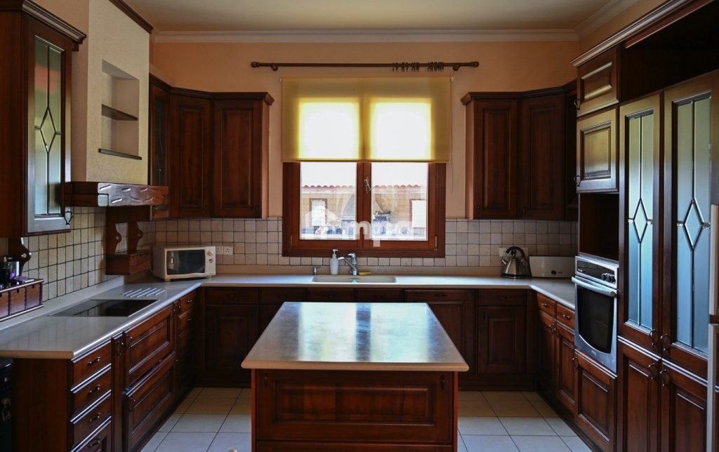 5 Bedroom House for Sale in Latsia, Nicosia District