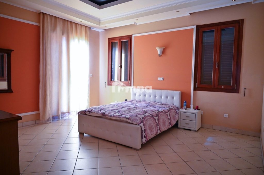 5 Bedroom House for Sale in Latsia, Nicosia District
