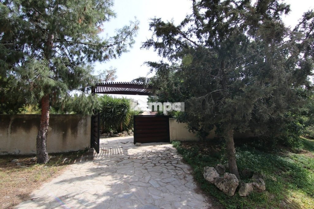 4 Bedroom House for Sale in Latsia, Nicosia District