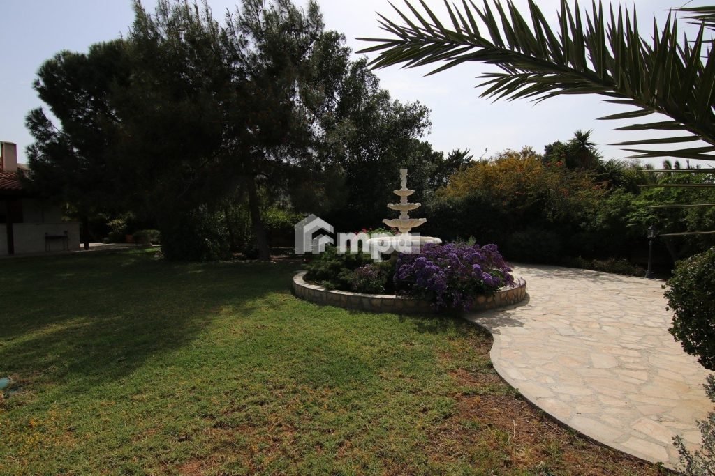 4 Bedroom House for Sale in Latsia, Nicosia District