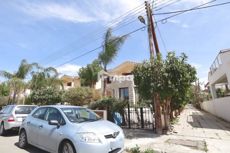 3 Bedroom House for Sale in Lakatamia, Nicosia District