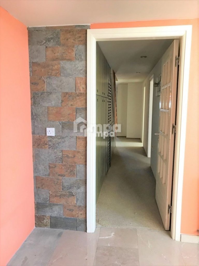 4 Bedroom Apartment for Sale in Agioi Omologites, Nicosia District