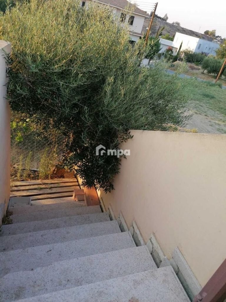 Cheap Houses and Villas for Sale Nicosia up to 600000 euro