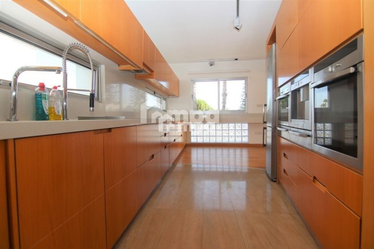 3 Bedroom Apartment for Sale in Strovolos, Nicosia District
