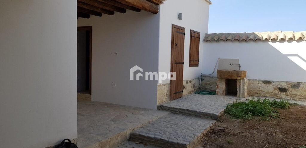 6+ Bedroom House for Sale in Kampia, Nicosia District