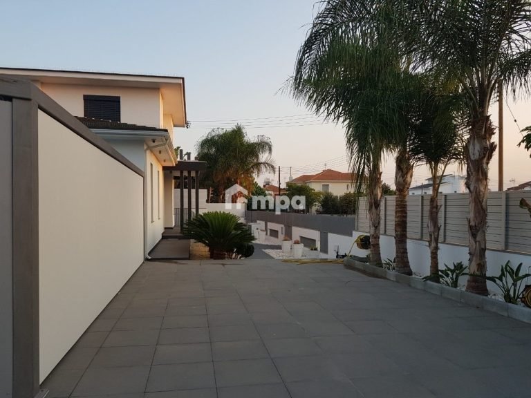6+ Bedroom House for Sale in Kokkinotrimithia, Nicosia District