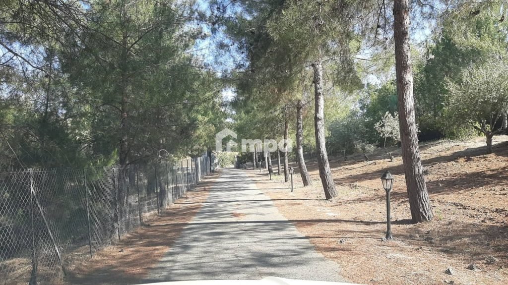 4 Bedroom House for Sale in Klirou, Nicosia District