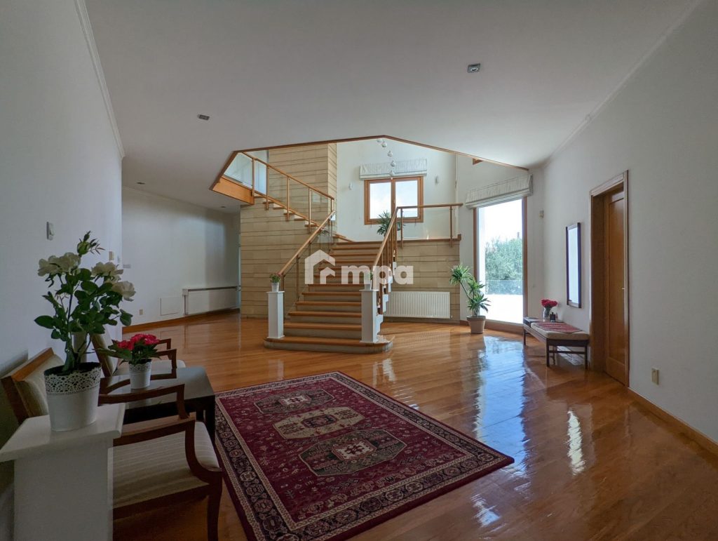 6+ Bedroom House for Sale in Nicosia District