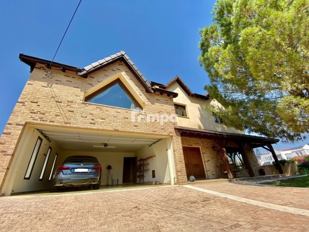 3 Bedroom House for Sale in Strovolos, Nicosia District