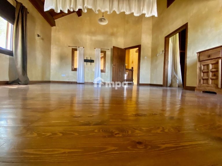 3 Bedroom House for Sale in Strovolos, Nicosia District