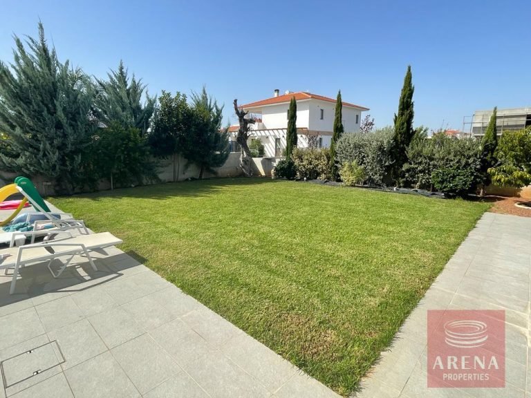 6+ Bedroom Villa for Sale in Larnaca District