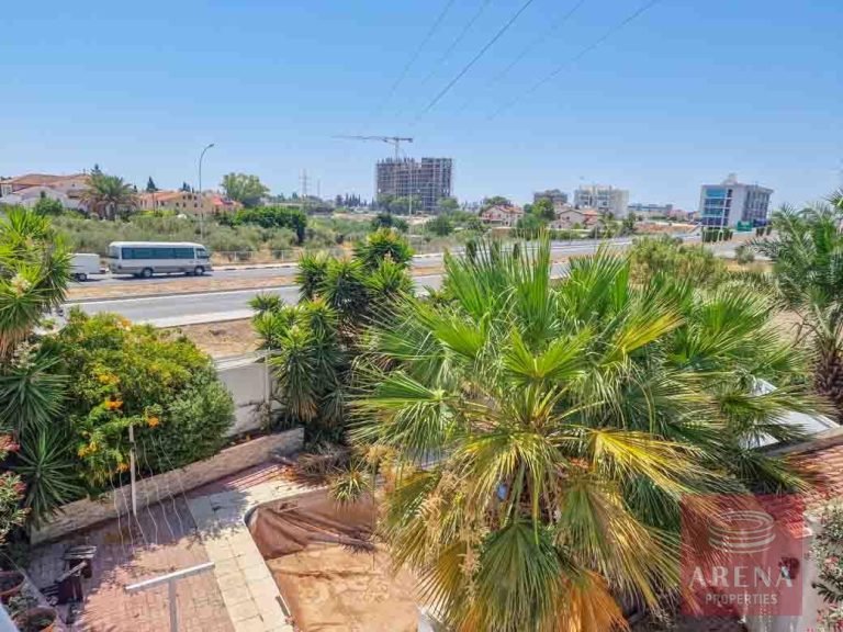 4 Bedroom House for Sale in Aradippou, Larnaca District