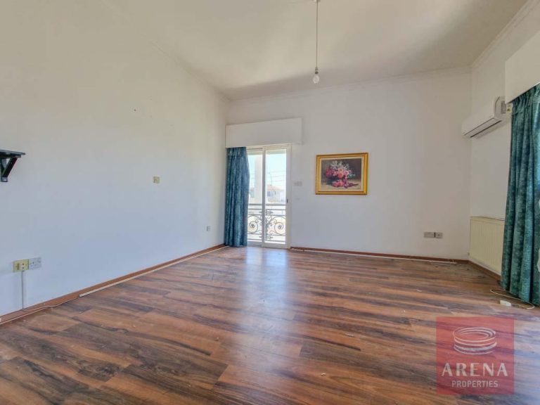 4 Bedroom House for Sale in Aradippou, Larnaca District