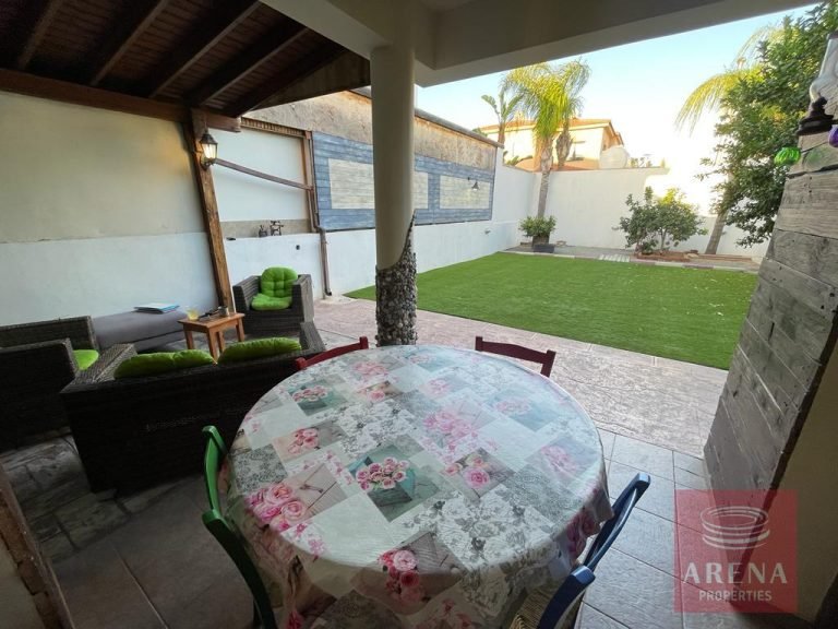 4 Bedroom House for Sale in Aradippou, Larnaca District