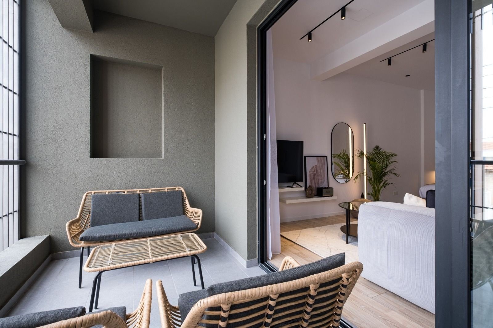 OLYMPIA SUITES