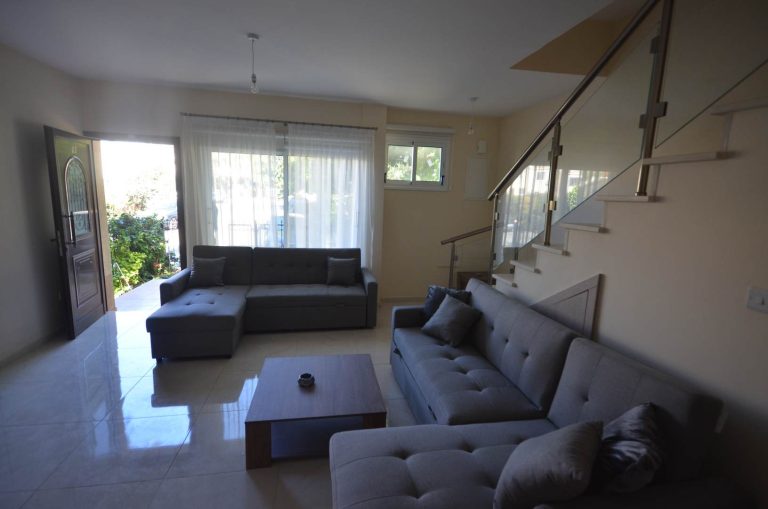 3 Bedroom House for Sale in Paphos – Moutallos