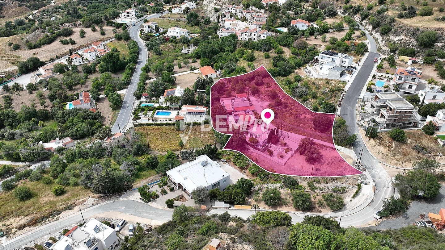 4,548m² Plot for Sale in Armou, Paphos District