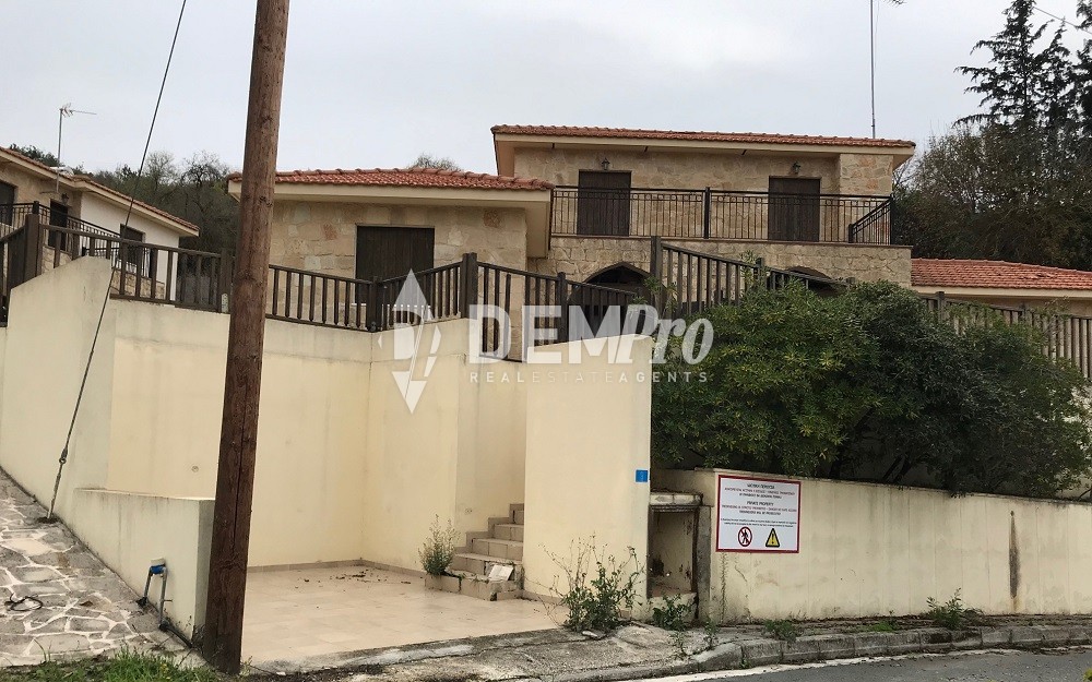 3 Bedroom House for Sale in Lysos, Paphos District