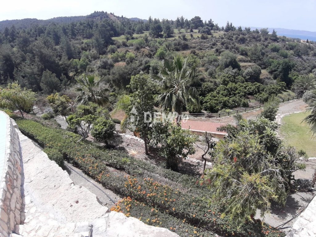5 Bedroom House for Sale in Pomos, Paphos District