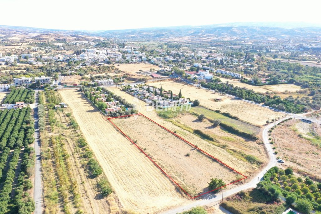 6,560m² Plot for Sale in Paphos District