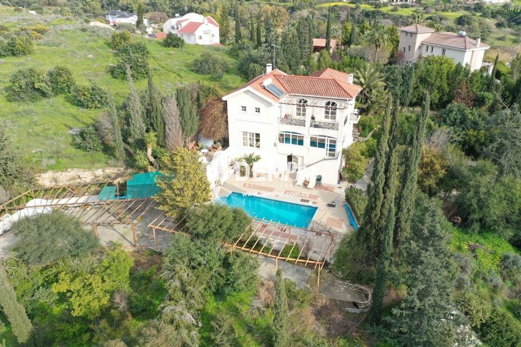 4 Bedroom Villa for Sale in Monagroulli, Limassol District