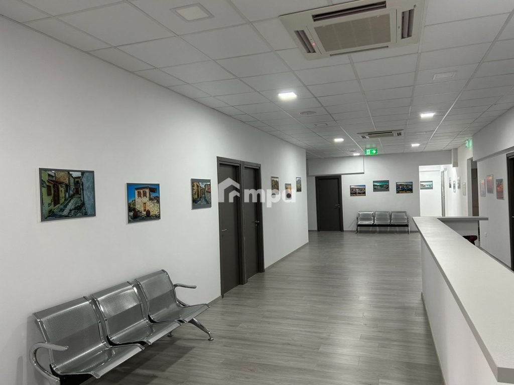 25m² Office for Rent in Latsia, Nicosia District