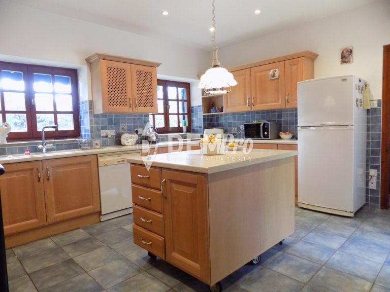 4 Bedroom Villa for Sale in Mesogi, Paphos District