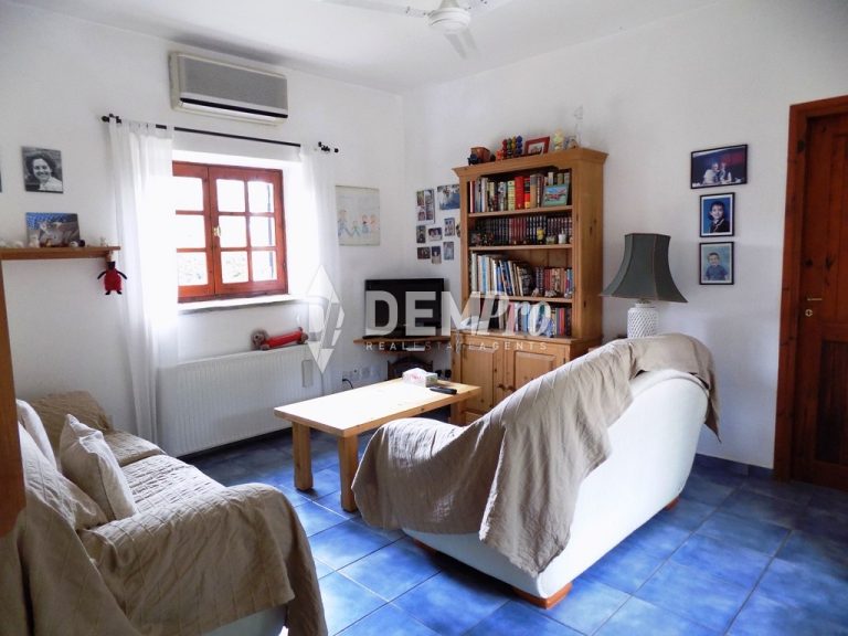 4 Bedroom Villa for Sale in Mesogi, Paphos District