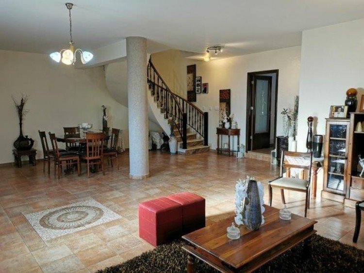 3 Bedroom House for Rent in Kato Polemidia, Limassol District