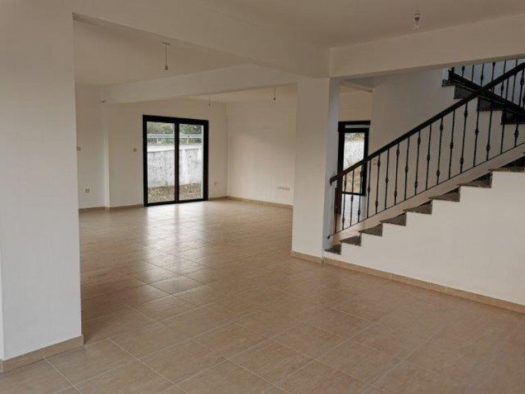 4 Bedroom House for Rent in Eptagoneia, Limassol District