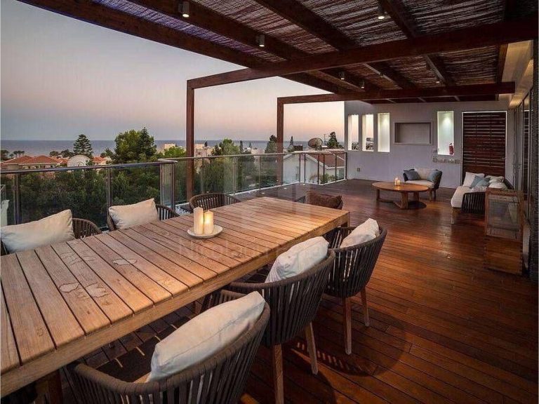 5 Bedroom House for Sale in Pyrgos Lemesou, Limassol District