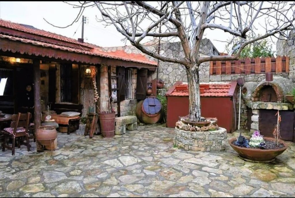 2 Bedroom House for Rent in Lofou, Limassol District