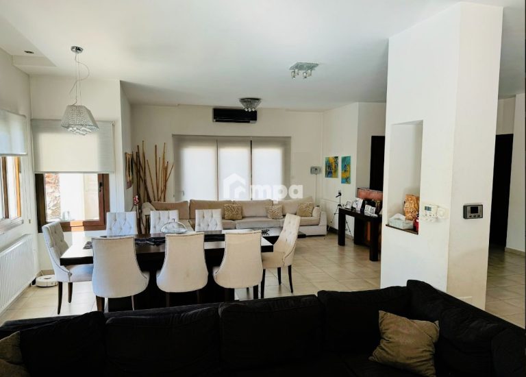 4 Bedroom House for Sale in Kallepeia, Nicosia District