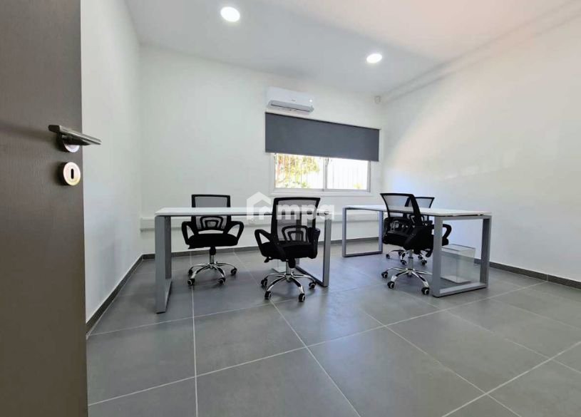 200m² Office for Rent in Agios Dometios, Nicosia District