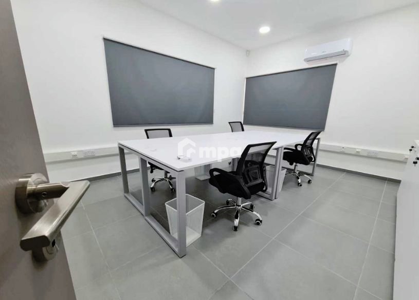 13m² Office for Rent in Agios Dometios, Nicosia District