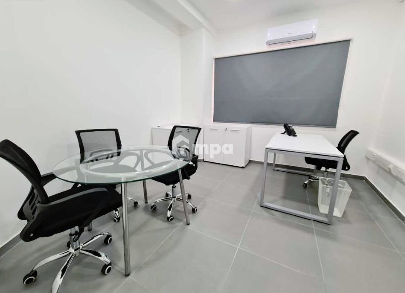 15m² Office for Rent in Agios Dometios, Nicosia District