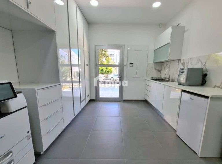 15m² Office for Rent in Agios Dometios, Nicosia District