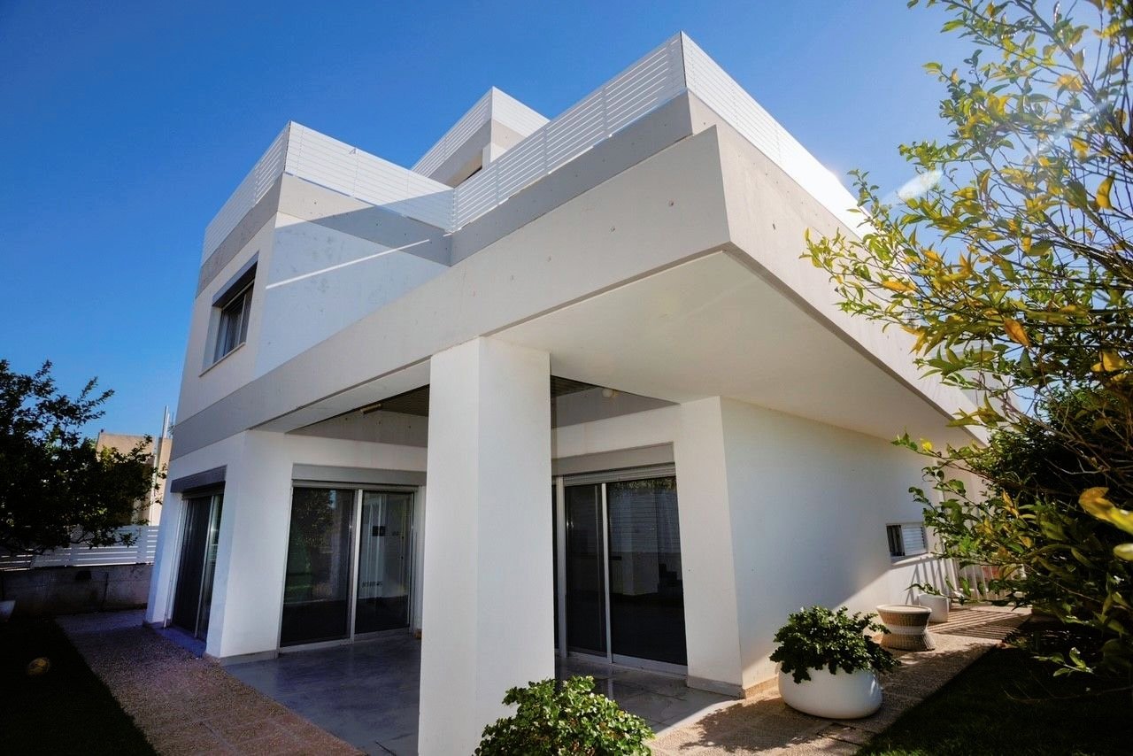 4 Bedroom House for Sale in Potamos Germasogeias, Limassol District