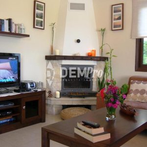 4 Bedroom House for Rent in Neo Chorio Pafou, Paphos District