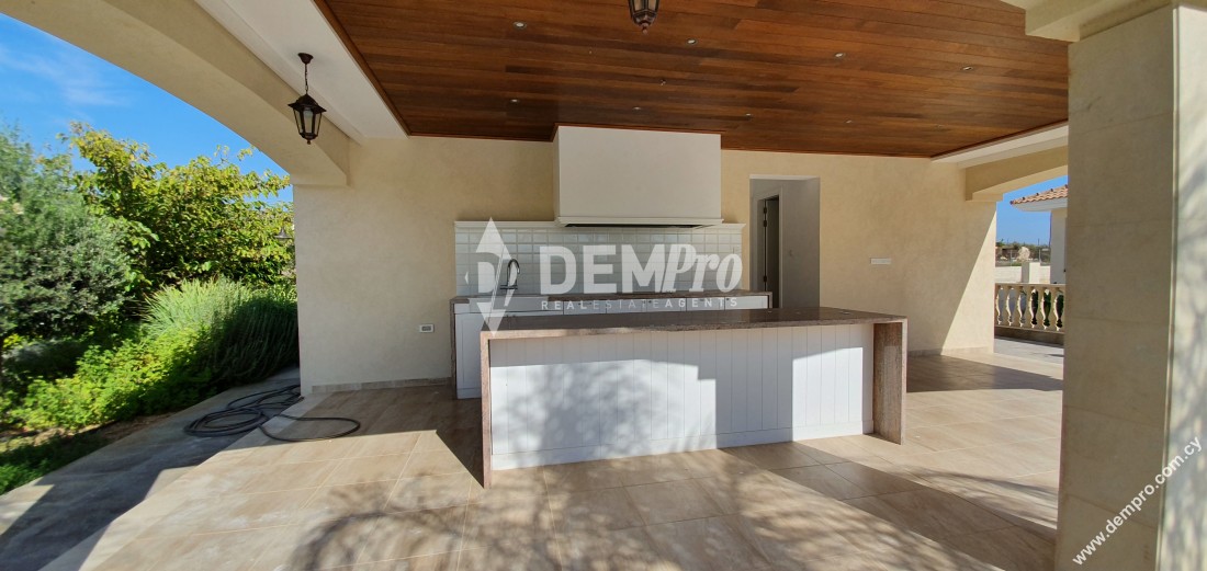 5 Bedroom House for Rent in Peyia, Paphos District