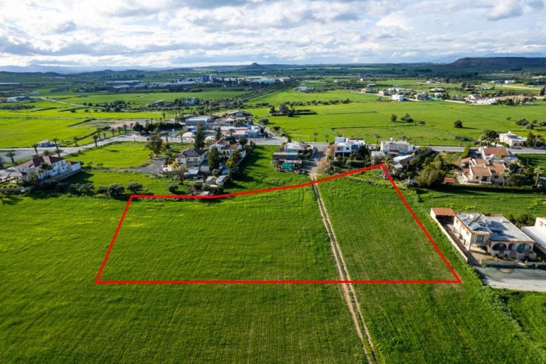 7,024m² Plot for Sale in Athienou, Larnaca District