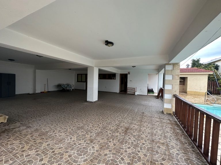 5 Bedroom House for Sale in Limassol – Agios Athanasios