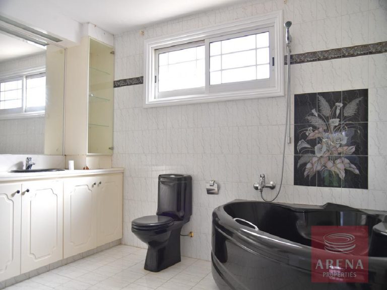 5 Bedroom Villa for Sale in Kiti, Larnaca District